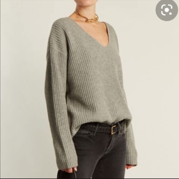 FRAME oversized boyfriend sweater - Picture 2 of 7